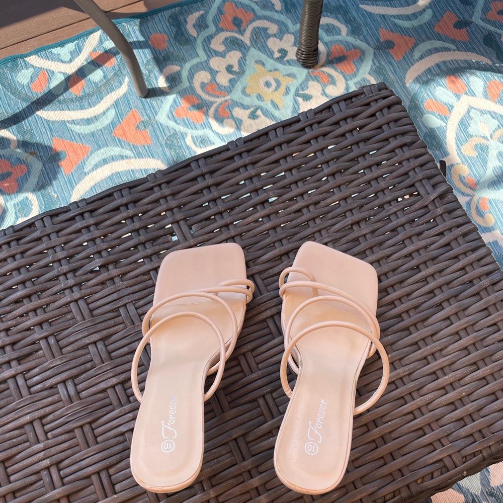 Square toe, strappy slip on heel